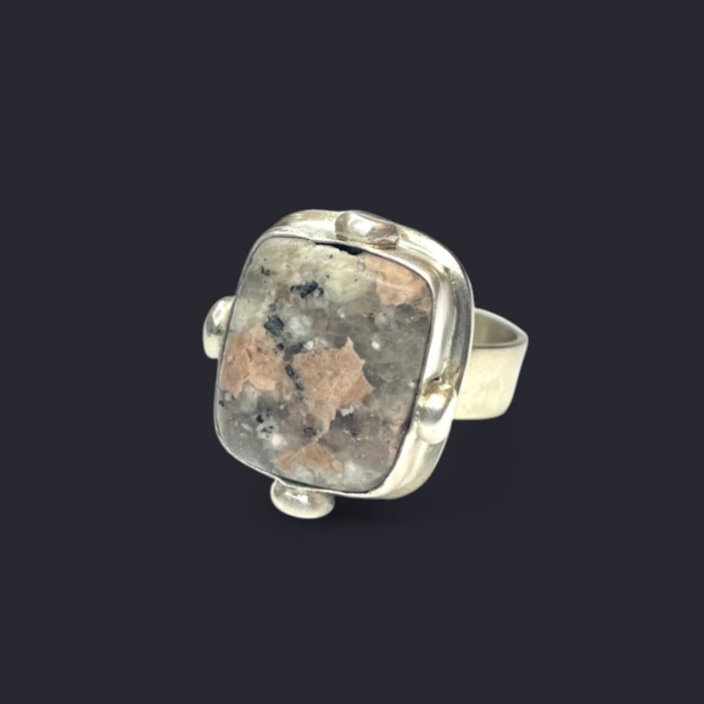 Yooperlite + Sterling Silver Metal Stud Ring
(Size 9)